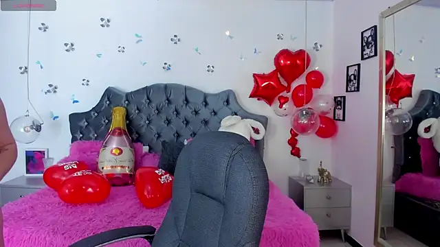 Snapshot of _Antonnela_ chatting on February 2025 01:38:02 PM Antonnela online show from February 2025 01:38:02 PM