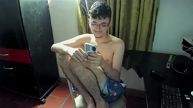 Snapshot of Waturox chatting on July 2026 09:00:01 PM Waturox online show from July 2026 09:00:01 PM