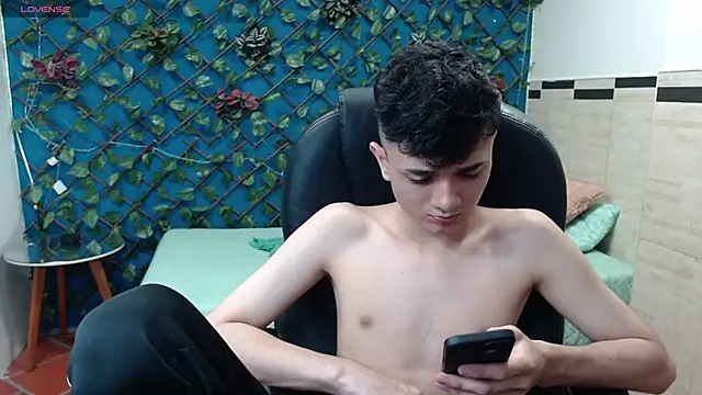 Waturox online show from February 2025 08:14:02 PM