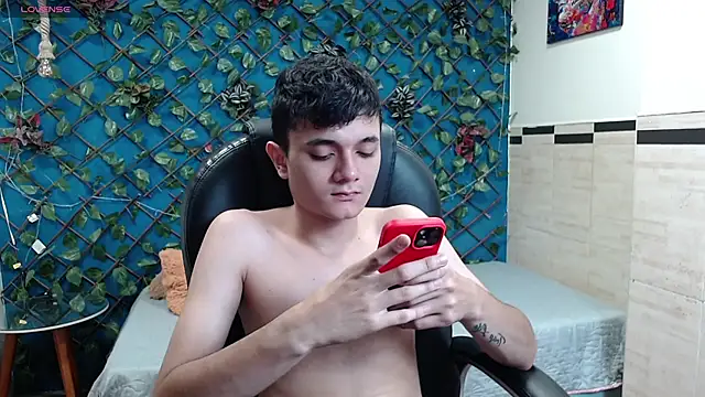 Waturox online show from October 2025 07:37:02 PM