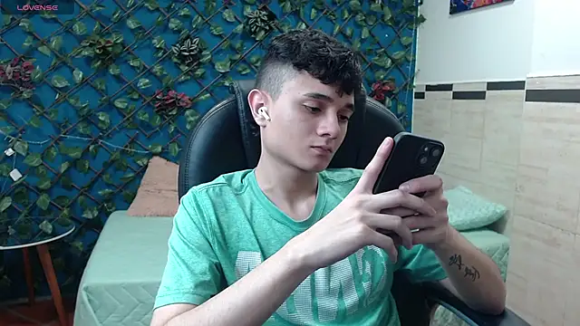 Waturox online show from February 2025 07:27:02 PM