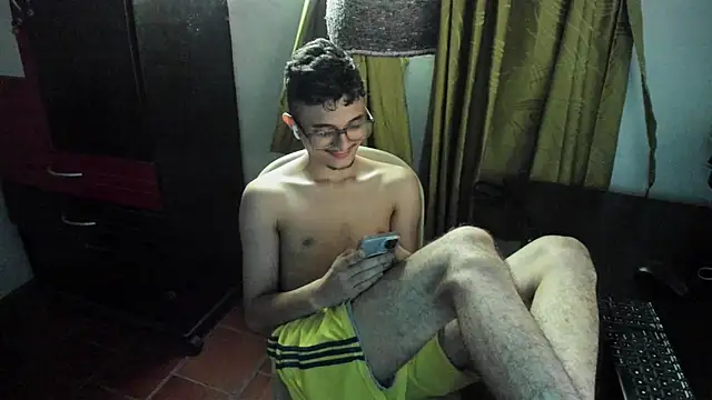 Snapshot of Waturox chatting on June 2026 08:53:01 PM Waturox online show from June 2026 08:53:01 PM
