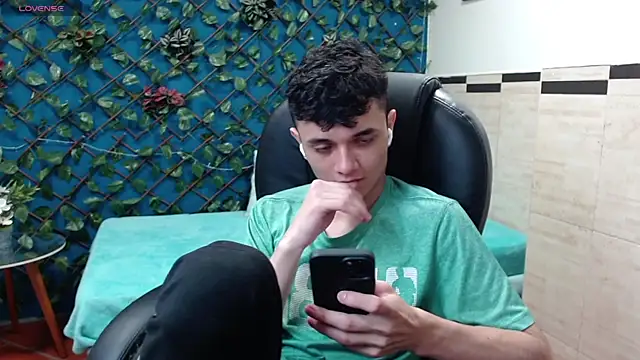 Waturox online show from March 2025 07:07:01 PM