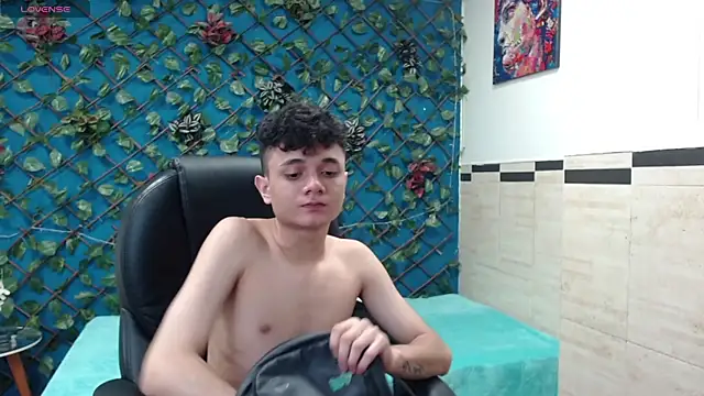 Waturox online show from March 2025 10:40:02 PM