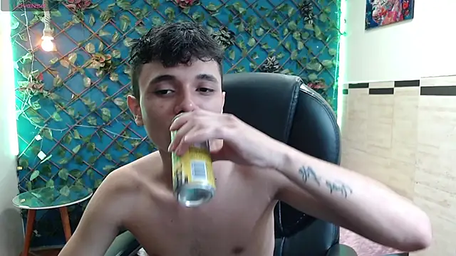 Waturox online show from November 2025 07:08:01 PM