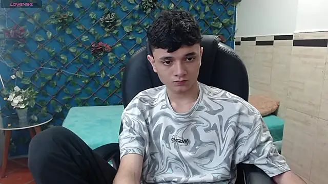 Waturox online show from March 2025 07:06:02 PM