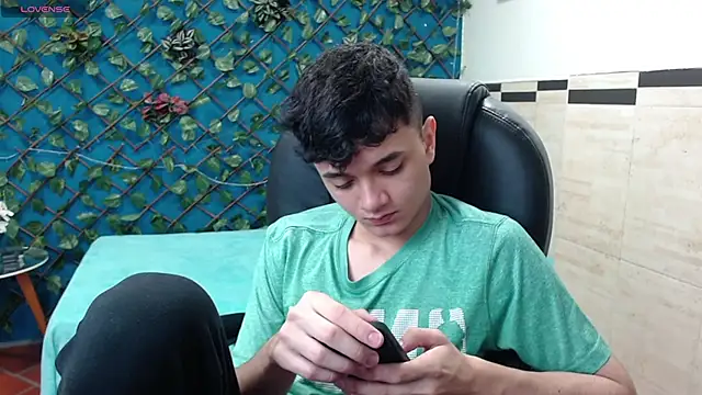 Waturox online show from March 2025 06:50:01 PM