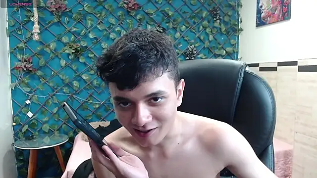 Waturox online show from November 2025 07:07:01 PM