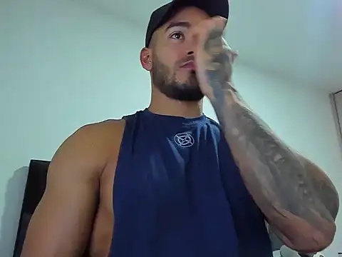 Snapshot of Alexander_Martines chatting on May 2026 12:04:01 AM Alexander Martines online show from May 2026 12:04:01 AM