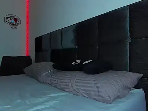 Snapshot of Alexander_Martines chatting on November 2025 11:42:01 PM Alexander Martines online show from November 2025 11:42:01 PM