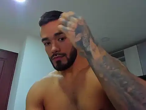 Snapshot of Alexander_Martines chatting on October 2025 10:20:02 PM Alexander Martines online show from October 2025 10:20:02 PM