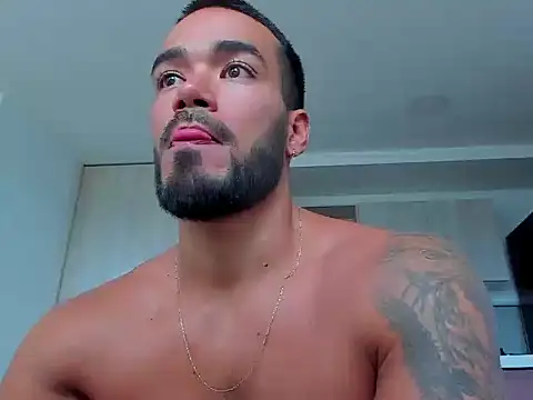Snapshot of Alexander_Martines chatting on April 2026 09:17:02 PM Alexander Martines online show from April 2026 09:17:02 PM
