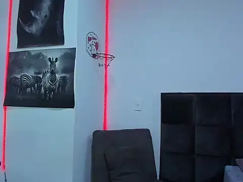 Snapshot of Alexander_Martines chatting on October 2025 11:03:02 PM Alexander Martines online show from October 2025 11:03:02 PM