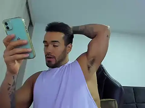 Snapshot of Alexander_Martines chatting on June 2026 11:04:01 PM Alexander Martines online show from June 2026 11:04:01 PM