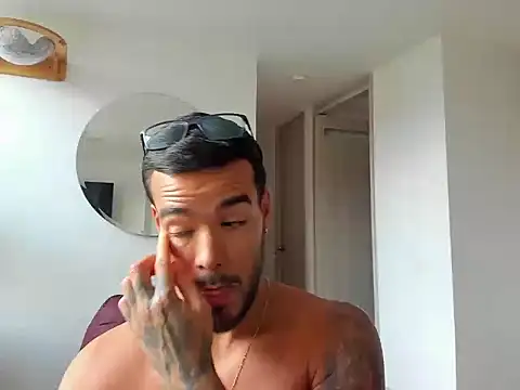 Snapshot of Alexander_Martines chatting on July 2026 10:39:02 PM Alexander Martines online show from July 2026 10:39:02 PM