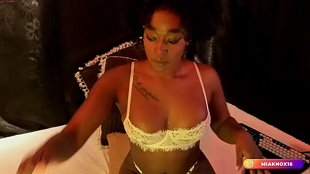 MiaKnox online show from February 2026 12:07:02 AM