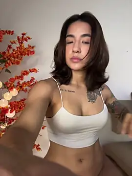 VictoriaHiill online show from June 2026 04:57:01 PM
