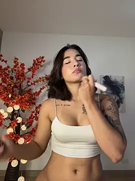 VictoriaHiill online show from May 2026 07:21:02 PM