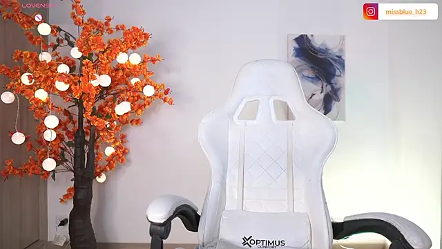 VictoriaHiill online show from September 2025 08:27:01 PM