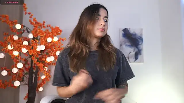 VictoriaHiill online show from November 2025 05:17:02 PM