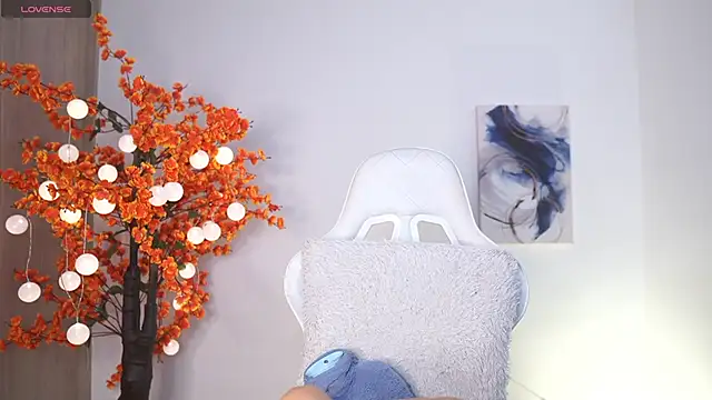 VictoriaHiill online show from November 2025 06:03:01 PM