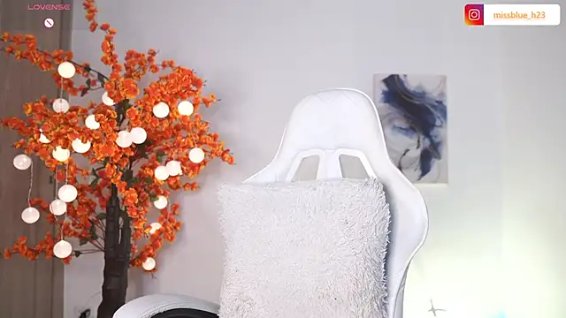 VictoriaHiill online show from November 2025 07:36:03 PM