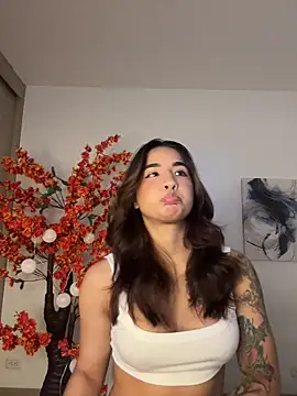 VictoriaHiill online show from February 2026 06:42:01 PM