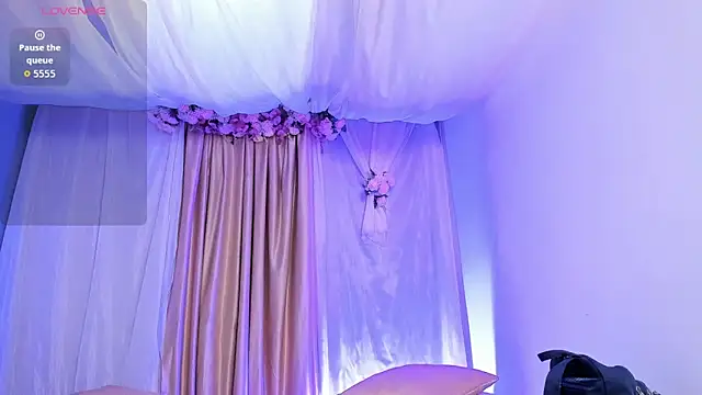 salomee star  online show from February 2026 06:29:01 PM