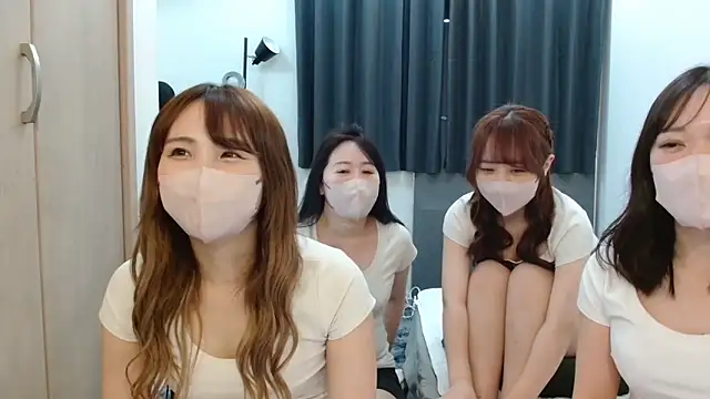 Snapshot of Samourai-Girls1 chatting on March 2025 01:29:02 PM Samourai-Girls1 online show from March 2025 01:29:02 PM