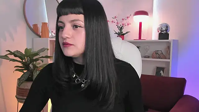 nahiapaws online show from February 2026 06:32:02 PM