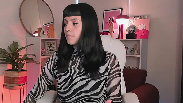 nahiapaws online show from November 2025 08:35:02 PM