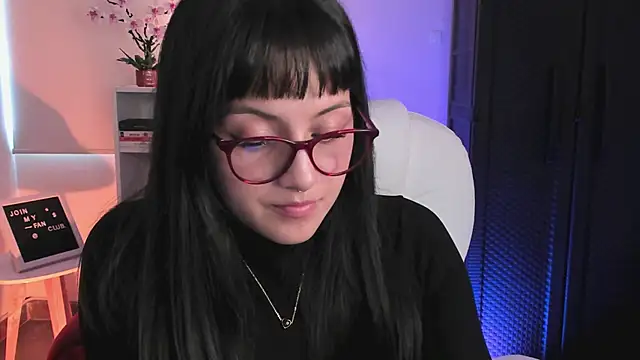 nahiapaws online show from March 2026 10:44:02 PM
