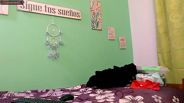 alisontitsmilk19 online show from October 2025 01:17:01 AM