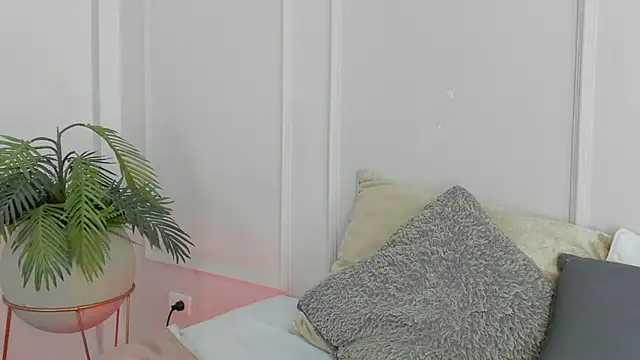 Mariapettit online show from April 2026 12:40:02 PM