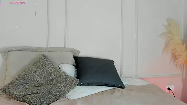 Mariapettit online show from May 2026 05:15:02 AM