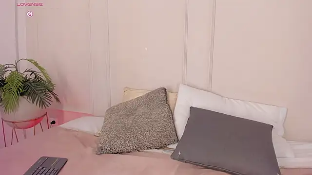 Mariapettit online show from March 2026 12:47:01 PM