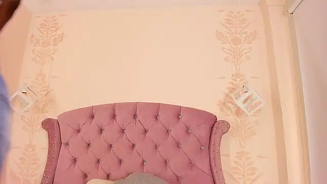 DaphneLloyd online show from September 2025 08:03:02 PM