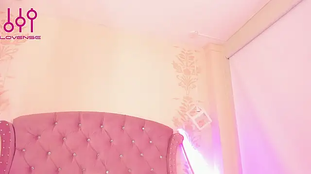 DaphneLloyd online show from September 2025 02:37:02 AM