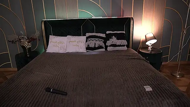 PamelaXX  online show from November 2025 09:04:01 PM