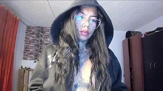 nicole volkov online show from November 2025 06:08:02 AM