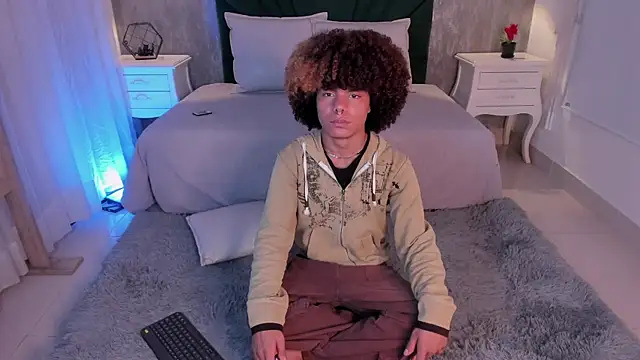 Alexiis Etereo online show from April 2026 07:40:02 PM