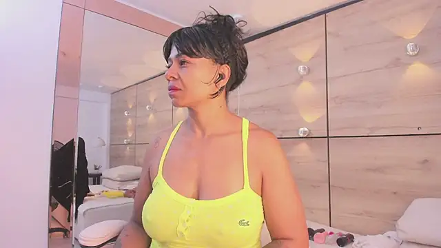 martina touss online show from October 2025 11:42:02 AM