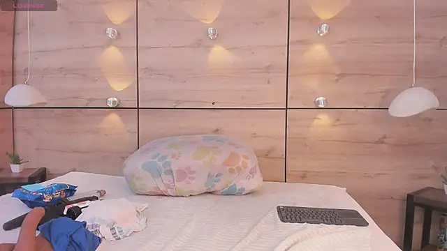 martina touss online show from March 2026 11:45:01 AM