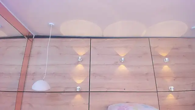 martina touss online show from December 2025 08:04:02 PM