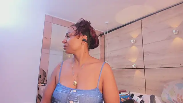 martina touss online show from April 2026 12:40:01 PM