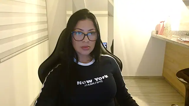 Snapshot of Charlotte_cute18 chatting on December 2025 11:33:02 PM Charlotte cute18 online show from December 2025 11:33:02 PM