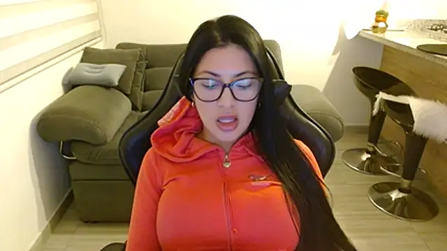 Snapshot of Charlotte_cute18 chatting on July 2026 01:06:01 AM Charlotte cute18 online show from July 2026 01:06:01 AM