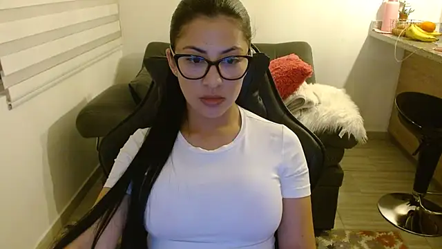 Charlotte cute18 online show from February 2026 11:58:01 PM