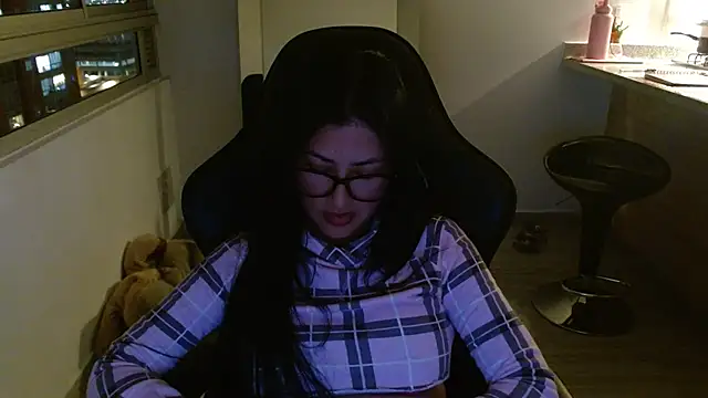 Snapshot of Charlotte_cute18 chatting on December 2025 01:16:02 AM Charlotte cute18 online show from December 2025 01:16:02 AM