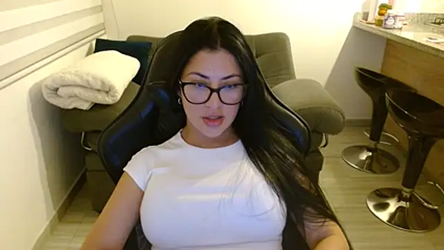 Snapshot of Charlotte_cute18 chatting on July 2026 01:16:01 AM Charlotte cute18 online show from July 2026 01:16:01 AM